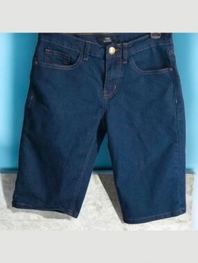 True Indigo shorts girls size 14 blue demin Bermuda length